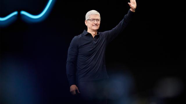 <b>Schimb de gardă la Apple? Cine sunt favoriții să-l înlocuiască pe Tim Cook?</b>Apple se pregătește pentru câteva schimbări semnificative în echipa de conducere, iar zvonurile încep să capete contur despre cine ar putea fi în fruntea listei pentru a-l înlocui pe Tim Cook. Se pare că John Ternus, actualul vicepreședinte pentru Inginer