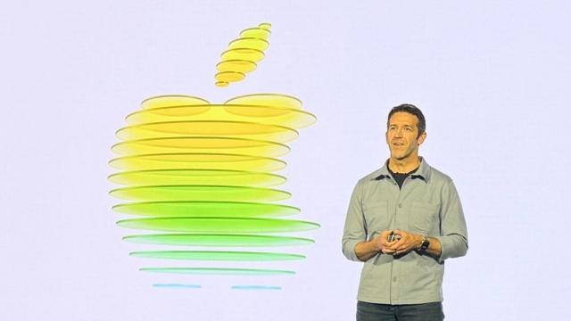 <b>Schimbare de direcție la Apple: se zvonește că noul CEO preferă Neo drept cale de urmat în defavoarea Pro</b>S-a tot discutat în ultimele luni despre retragerea lui Tim Cook de la conducerea Apple. Ei bine, zvonurile s-au adeverit până la urmă, iar John Ternus urmează să preia poziția începând cu 1 septembrie, în acest an. Cook va avea ultimul său moment