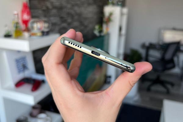 Huawei nova 13 Pro: Conectivitate limitată din motivele cunoscute, dar stă bine la Wi-Fi