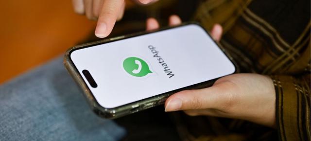 Aplicația WhatsApp pentru iOS va primi suport pentru conturi multiple curând; Funcționalitatea se află în fază de testare Beta
