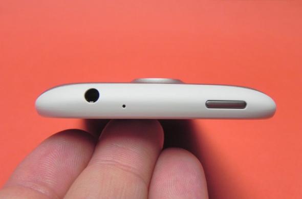 Review HTC Sensation XL - un HTC Titan cu Android și poate chiar mai puțin de atât (Video): htc_sensation_xl_review_mobilissimo_ro_37.jpg