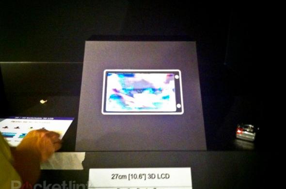 IFA 2010: Sharp prezinta un cameraphone capabil de captura 3D: sharp_3d_shooting_phone_camera_6.jpg