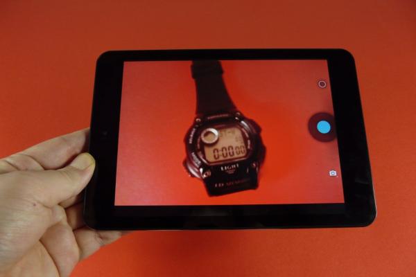 E-Boda Revo R85 unboxing: tabletă quad core cu format de iPad Mini și preț atractiv (Video)