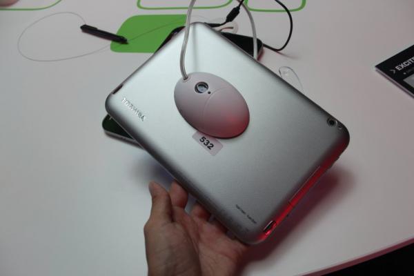 IFA 2013: Toshiba Excite Write hands on - o tabletă cu CPU Tegra 4 pentru profesioniști (Video)