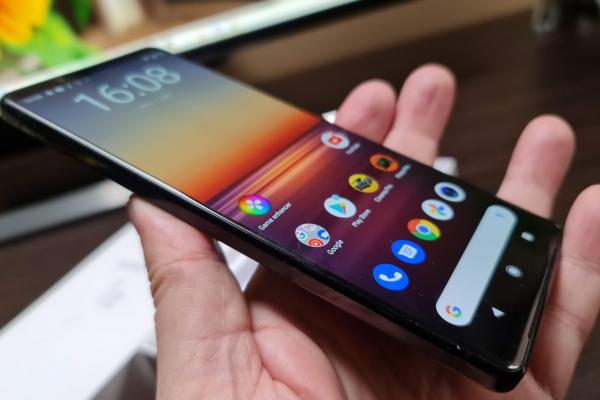 Sony Xperia 1 II evaluat într-un review detaliat în limba română