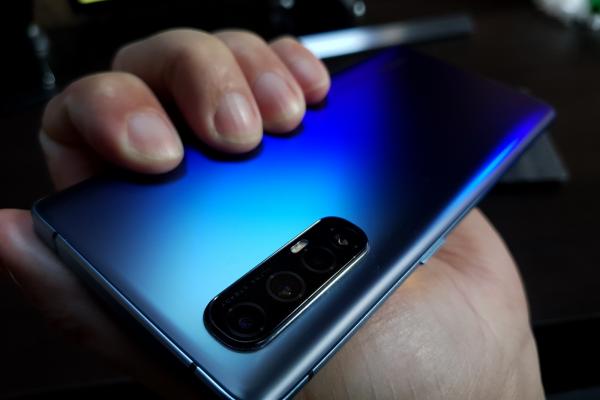 Turul Magazinelor #793: Soundbar de gaming, convectoare, radiatoare electrice, Moto G9 Play şi Reno3 Pro la preţ bun