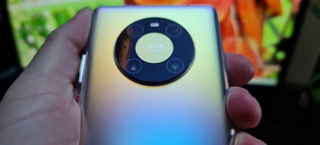 Huawei Mate 40 Pro Unboxing: uşor de recunoscut de la distanţă, upgrade de zoom, filmare + procesor de 5 nm Kirin 9000