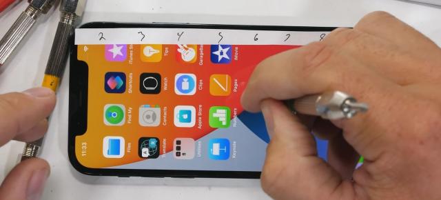 Ceramic Shield-ul de pe iPhone 12 Pro nu ajută prea mult contra zgârieturilor (Test rezistență JerryRigEverything)