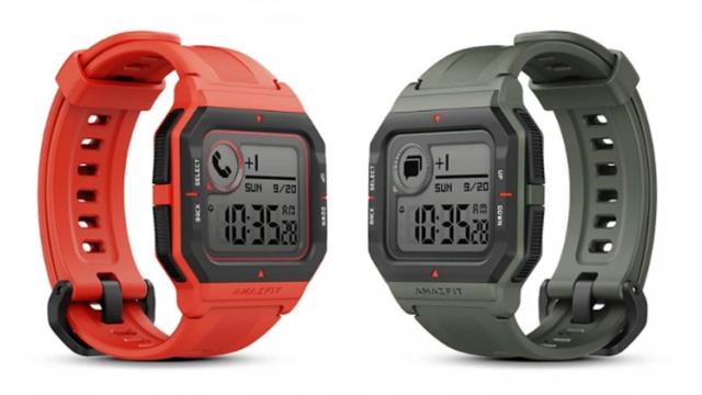 <b>Amazfit Neo, ceas inteligent cu design retro și autonomie de o lună primește o reducere specială pe TomTop</b>Astăzi avem o nouă recomandare din partea celor de la TomTop și anume ceasul inteligent Amazfit Neo Smart, un purtabil care combină un ceas clasic retro cu funcționalitățile smart. Acesta optează pentru un 