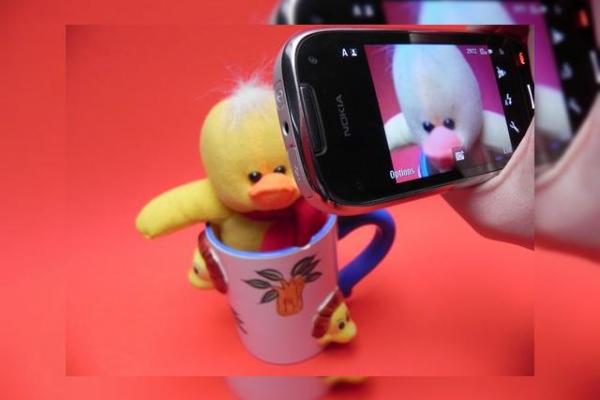Review Nokia C7 - Un N8 mai stilat și probabil unul din ultimele telefoane high-end cu sistem de operare Symbian al finlandezilor (Recenzie Video)