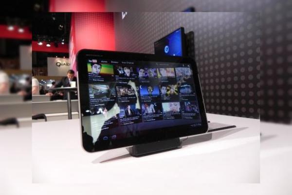 MWC 2011: Motorola Xoom, o tabletă spectaculoasă pe care am putut-o vedea În acțiune la MWC (Video)