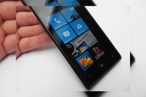 Avem un super smartphone În teste; Ghicește modelul acum!