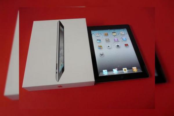 iPad 2 scos din cutie În stil Mobilissimo - iată cel mai nou produs Apple! (Video)