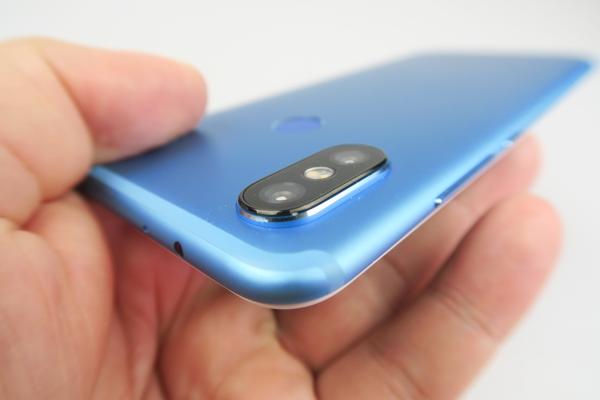 Xiaomi Mi A2: Cameră campion pe selfie şi prim planuri, culori bine calibrate