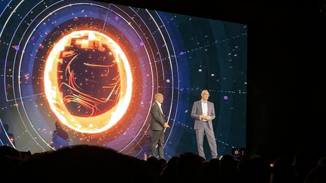 <b>Orange își dezvăluie planurile de viitor în domenii precum AI, 5G și Cybersecuritate; Iată detalii sosite din cadrul evenimentului organizat în Paris</b>După cum ați observat în aceste zile pe pagina noastră de Facebook, avem un trimis special în Paris și anume pe colegul Alex care a participat în această dimineață la conferința Orange Show Hello acolo unde au fost prezentate cele mai