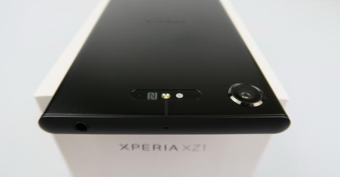 <b>Turul Magazinelor #515: Sony Xperia XZ1 la preţ fantastic, Xiaomi Mi 8 Lite la ofertă, iPhone XR la preţ mai OK şi ceasuri atractive</b>Turul Magazinelor se apropie de ultimele ediţii din 2018, iar episodul #515 ne găseşte în prag de Crăciun. Practic doar un miracol sau curierii şi retailerii eficienţi vă mai pot aduce cadourile acasă dacă le comandaţi acum. Dar noi credem 