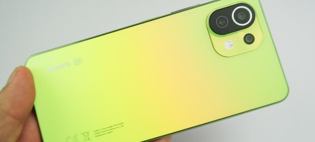 Xiaomi Mi 11 Lite 5G: Design tineresc, un Citrus Yellow şi o talie de care era nevoie