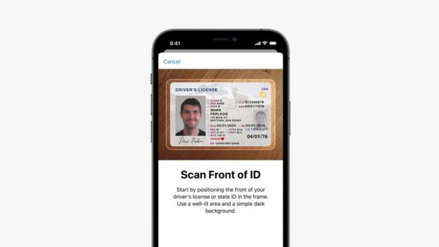 <b>Apple Wallet va permite adăugarea documentelor personale, a permiselor de conducere și a cheilor inteligente în iOS 15, momentan doar în SUA</b>Aseară a avut loc WWDC 2021, un eveniment important pentru Apple în cadrul căruia au fost prezentate noile modificări ale sistemului de operare. A debutat iOS 15, dar și iPad OS 15 și Watch OS 8. S-au anunțat noi funcționalități pentru aplicațiile