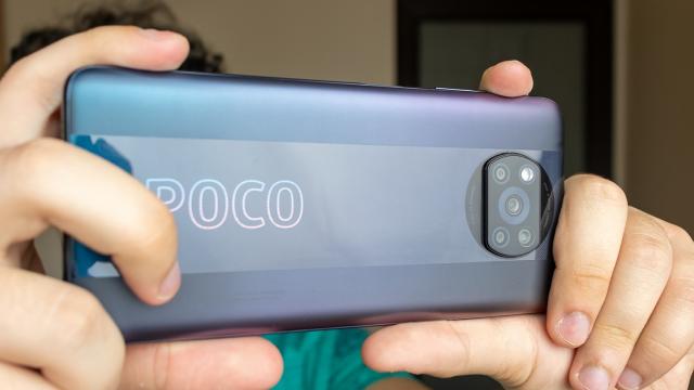 <b>POCO X3 Pro review detaliat în limba română (Evaluare Mobilissimo)</b>Poco X3 Pro a ajuns la mine în urmă cu câteva zile, iar încă de atunci l-am purtat cu mine peste tot, în fiecare zi. După succesul modelului X3, unul dintre cele mai accesibile midrange-uri de pe piață, compania a lansat un upgrade al acestuia, care vine