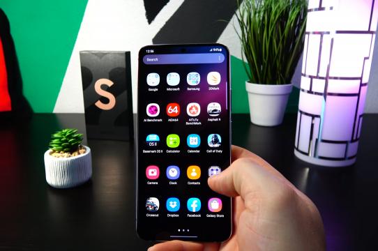 Samsung Galaxy S22+ - Galerie foto Mobilissimo.ro: Galaxy S22+ 2.jpg