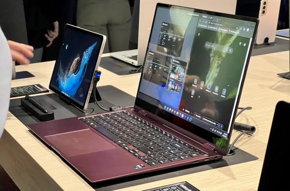 Fotografii hands-on Samsung Galaxy Book2 Pro 360: Galaxy-Book-2-360_15.jpg