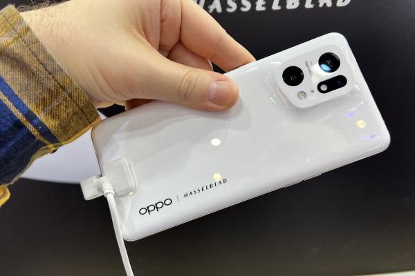 MWC 2022: OPPO Find X5 Pro - Prezentare hands-on pentru flagship-ul cu design artistic, optică Hasselblad și NPU MariSilicon X (Video)