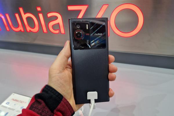 MWC 2022: ZTE nubia Z40 Pro Prezentare Hands-on - flagship cu "încărcare magnetică", cameră cu obiectiv de 35mm și senzor custom