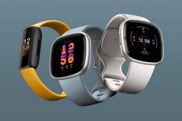 Fitbit anunță noile smartwatch-uri Versa 4 și Sense 2, alături de brățara fitness Inspire 3