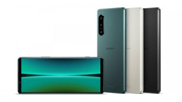 <b>Sony Xperia 5 IV devine oficial drept un flagship compact cu tot ce-i mai bun: Cameră selfie nouă, captură 4K 120fps, baterie mai mare și încărcare wireless</b>Așa cum era programat, în dimineața zilei de 1 septembrie 2022, a avut loc debutul smartphone-ului Sony Xperia 5 IV - un telefon compact creat pentru cei care vor un pachet de top, asta fără a purta în buzunar un terminal masiv