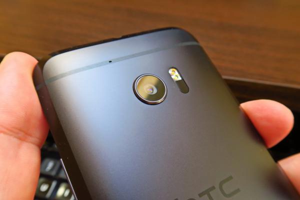 HTC 10: Camera - războiul megapixelilor devine războiul stabilizării şi capturii low light