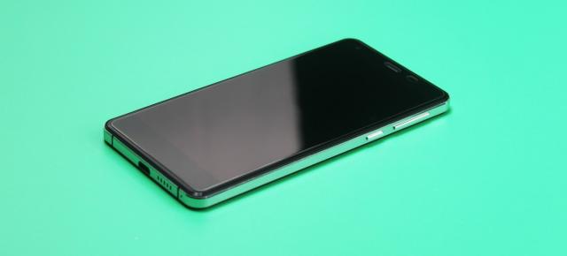Telefonul UHANS S1 vine cu look în stil iPhone, 3 GB RAM şi preţ accesibil; Bonus - accesorii în valoare de 15 dolari