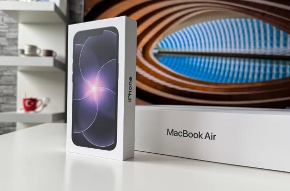 Apple iPhone 16e - Unboxing: iPhone-17e-Unboxing_ (3).jpg