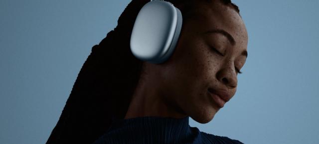Apple anunță noile căști wireless AirPods Max 2, cu ANC mai eficient, calitate audio îmbunătățită și funcții smart