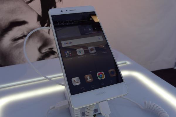 Huawei P9 Lite, primele impresii: foarte uşor şi comod, împrumută ecranul de la Huawei P9 (video hands-on)