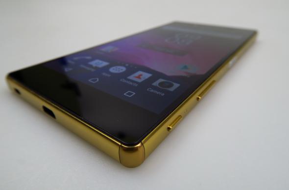 Sony Xperia Z5 Premium - Galerie foto Mobilissimo.ro: Sony-Xperia-Z5-Premium_101.JPG