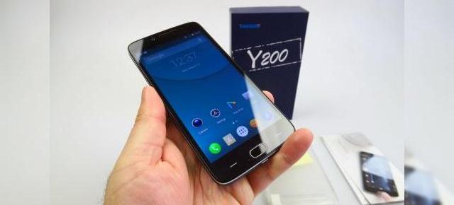 Doogee Y200 Unboxing: phablet cu preț de 520 lei ce aduce 2 GB RAM, scanner de amprente și display HD de 5.5 inch