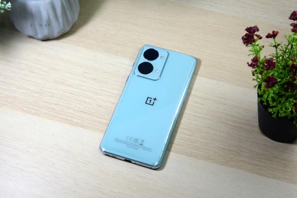 OnePlus Nord 2T 5G: Design atipic OnePlus, încercăm şi ceva nou?