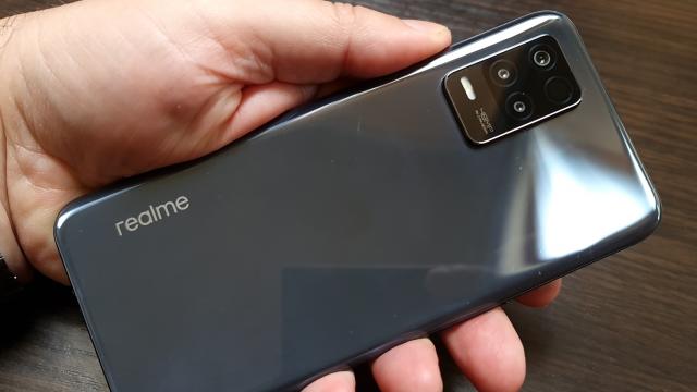 <b>Turul Magazinelor #1129: Telefoane realme midrange, Galaxy Watch la preţ excelent, produse pentru bucătărie și casa, de câteva zeci de lei</b>Turul Magazinelor de mijloc de săptămâna este unul axat pe telefoane midrange, pe produse pentru casa, bucătărie de câteva zeci de lei, poate şi ceva divertisment. Suntem la episodul #1129 şi se lasa cu căşti Huawei FreeBuds 4i aproape cu 50% mai ieftine