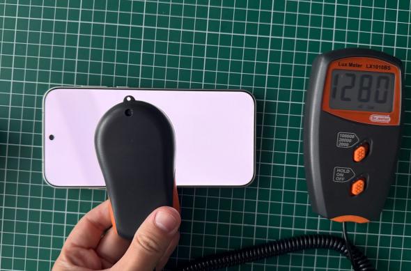 OPPO Find X9 Pro - Test luminozitate: Luminozitate (2).jpg