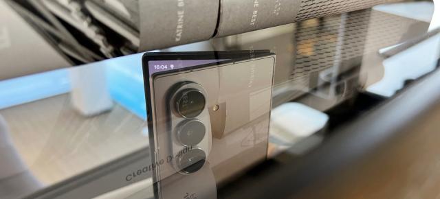 Va ajunge smartphone-ul triplu pliabil Samsung și în România? Aflăm ţările în care se vinde Galaxy TriFold