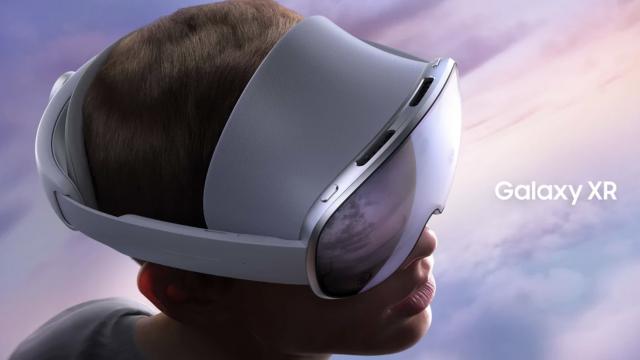 <b>Samsung Galaxy XR debutează oficial: cască AR şi VR, cu preţ mult sub rivalul Apple Vision Pro</b>Pe 21 octombrie 2025, Samsung a dezvăluit mult aşteptatul headset care combină AR şi VR, Galaxy XR. Cunoscut drept Project Moohan o perioadă, acesta are acum numele comercial Galaxy XR, e mai ieftin decât Apple VisionPro 