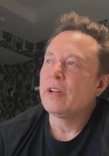 Elon Musk crede că există 50% șanse să trăim într-o simulare