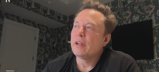 Elon Musk crede că există 50% șanse să trăim într-o simulare