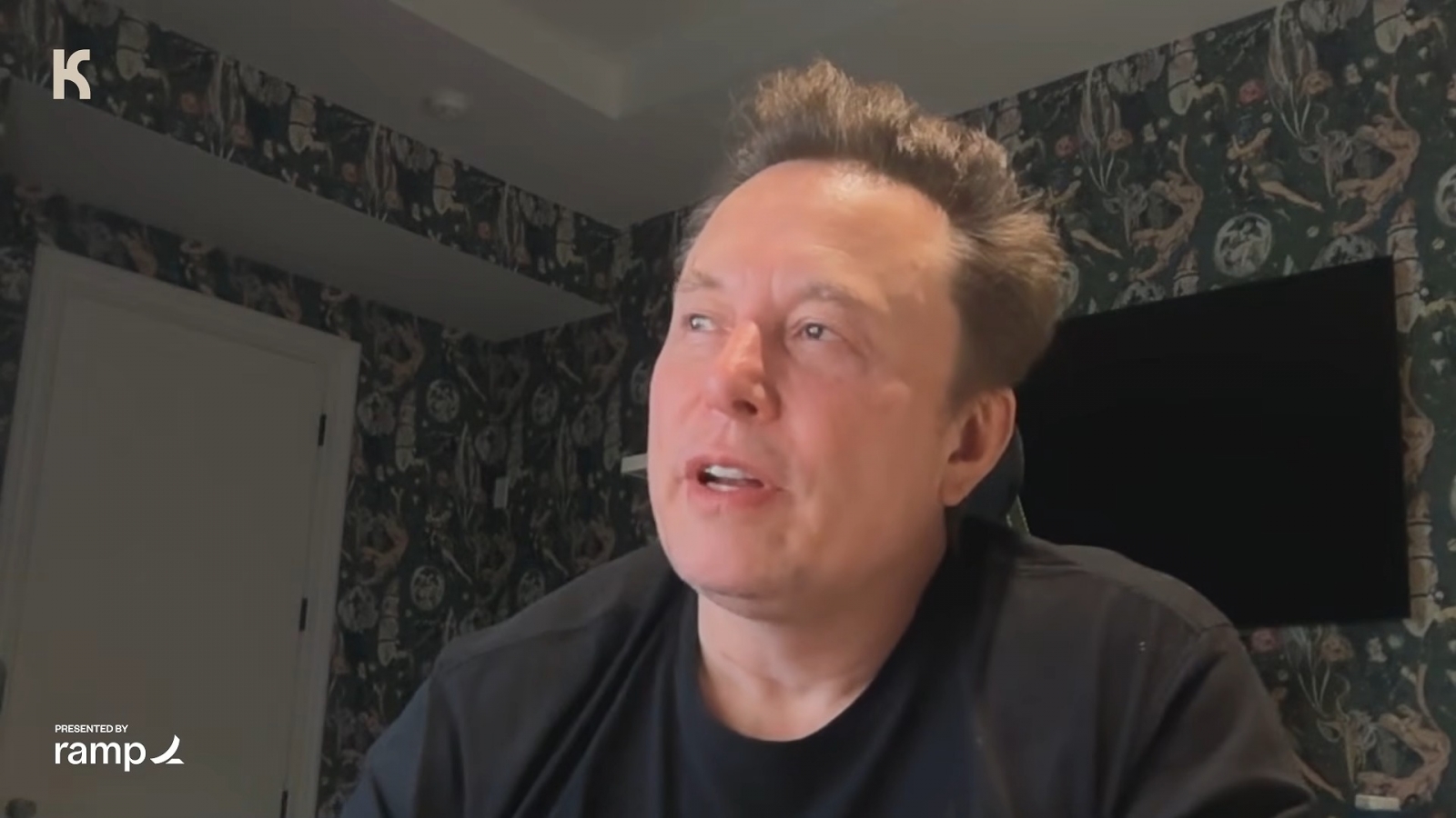 Elon Musk crede că există 50% șanse să trăim într-o simulare