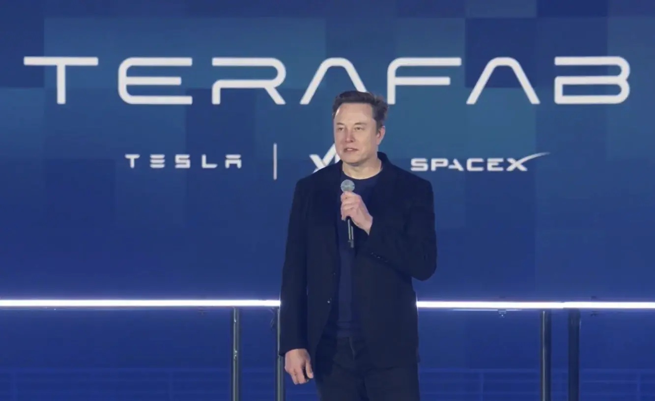 Elon Musk pune Tesla și SpaceX pe aceeași orbită; O companie de 3,5 trilioane de dolari prinde contur