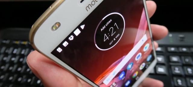 Motorola Moto Z2 Play: Conectivitate cu viteze excelente, benzi generoase