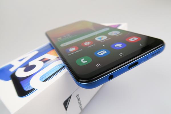 Samsung Galaxy A50: Acustică mono cu volum puternic şi bas solid