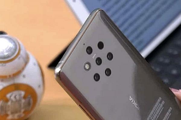 HMD Global avea în plan lansarea unei versiuni argintii de Nokia 9 Pureview; O vedem abia acum în imagini