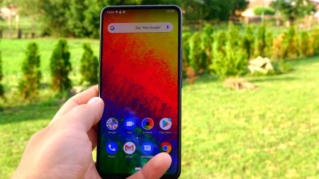 <b>Allview Soul X6 Xtreme Review Ultra-Detaliat</b>Allview Soul X2 Xtreme a fost un telefon cu care ne jucăm în august 2015, pe căldura mare. Era o bestie de gaming cu mult RAM la acea vreme şi inova poate cel mai mult în portofoliul Allview. La 4 ani distanţă avem încă un Xtreme care a plusat serios..