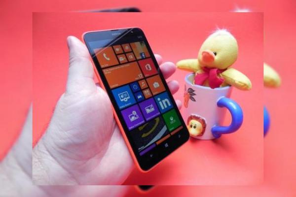 Nokia Lumia 1320 Review: terminal de gaming accesibil... dar fără jocuri; Ecran bun, acustică slabă și o giga baterie (Video)